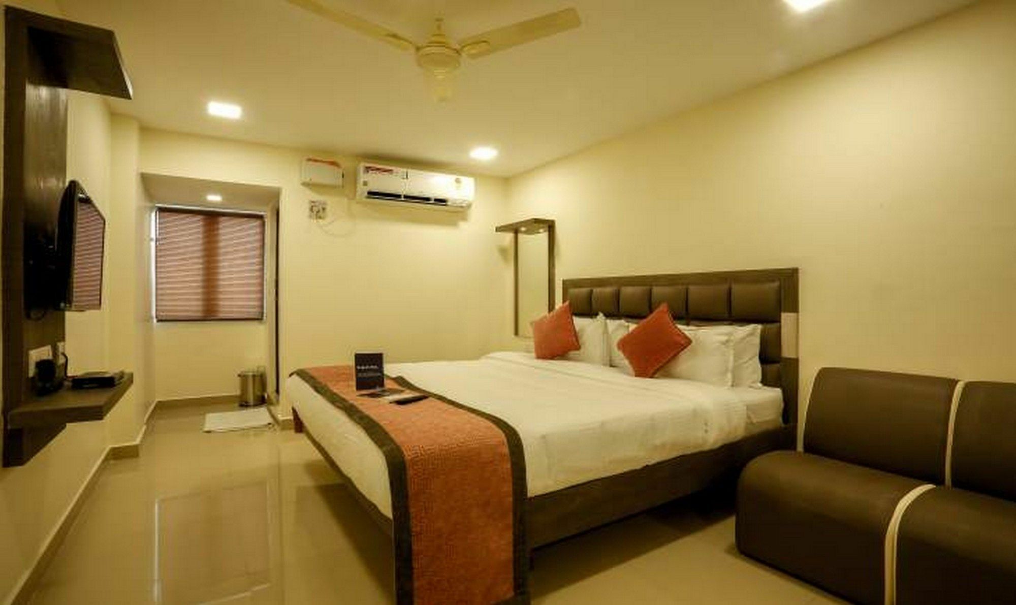Venture Park, Omr, Thoraipakkam, Chennai Hotel Buitenkant foto