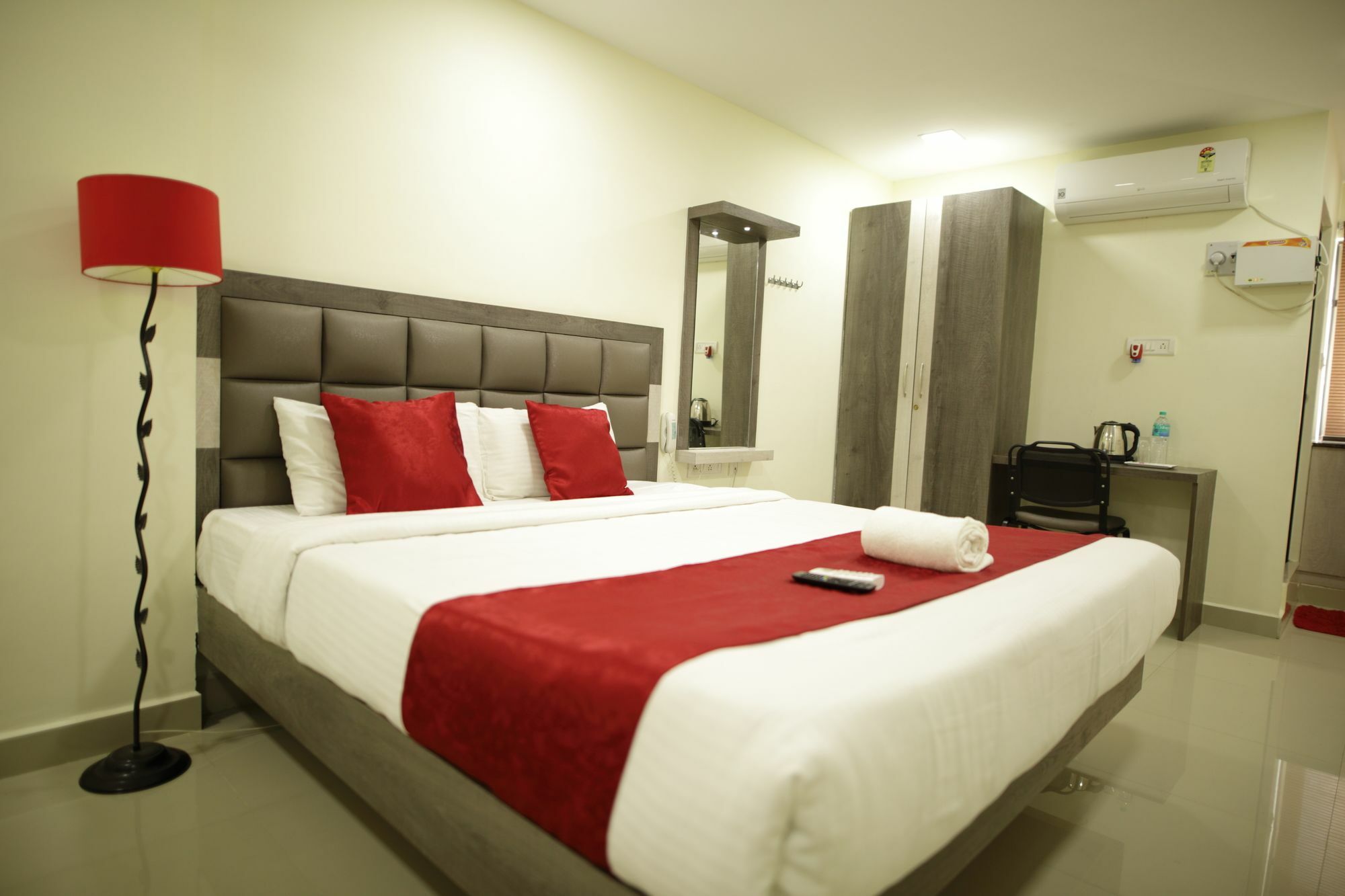Venture Park, Omr, Thoraipakkam, Chennai Hotel Buitenkant foto
