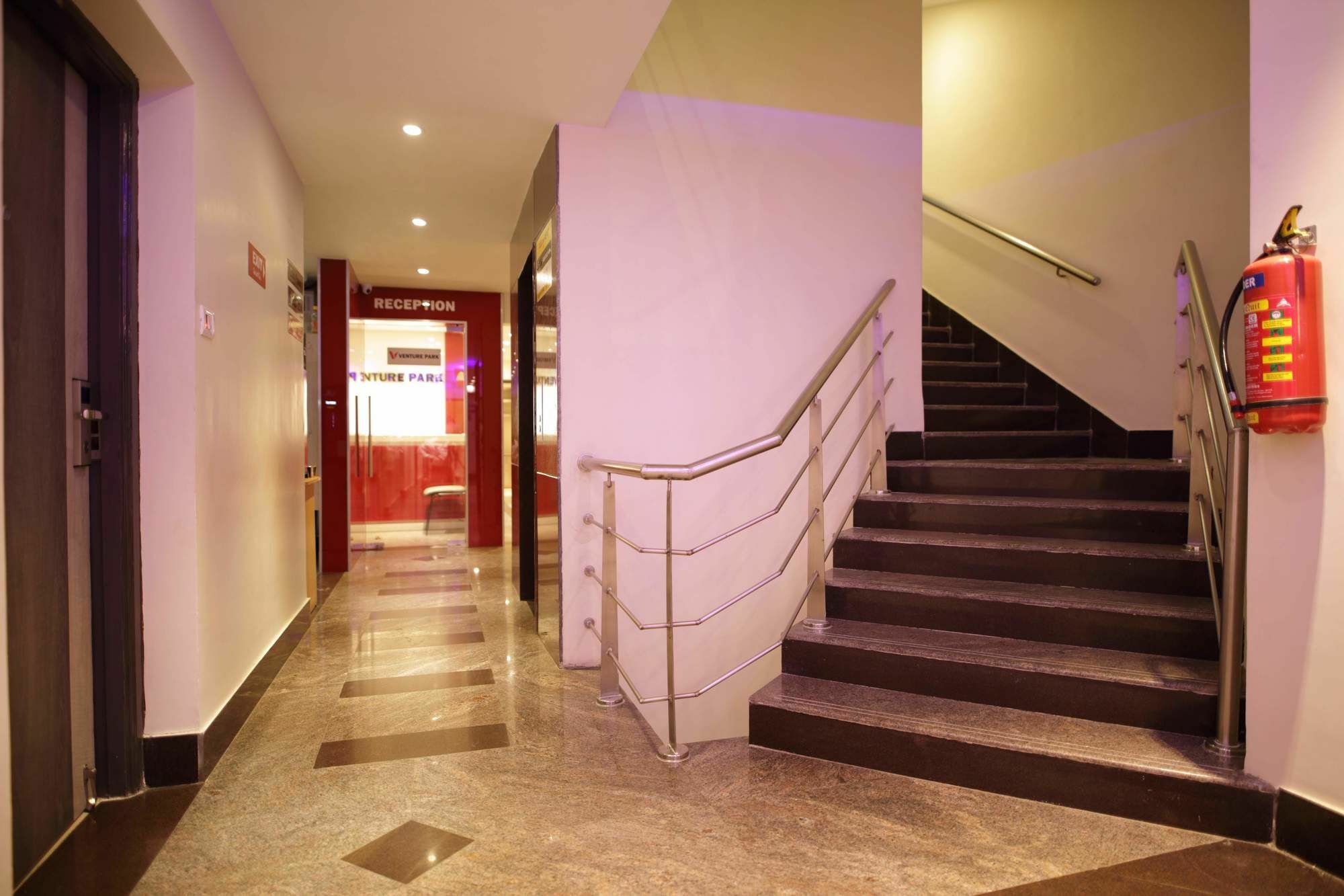 Venture Park, Omr, Thoraipakkam, Chennai Hotel Buitenkant foto