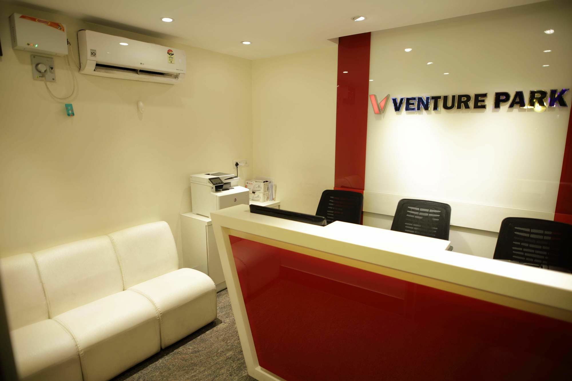 Venture Park, Omr, Thoraipakkam, Chennai Hotel Buitenkant foto